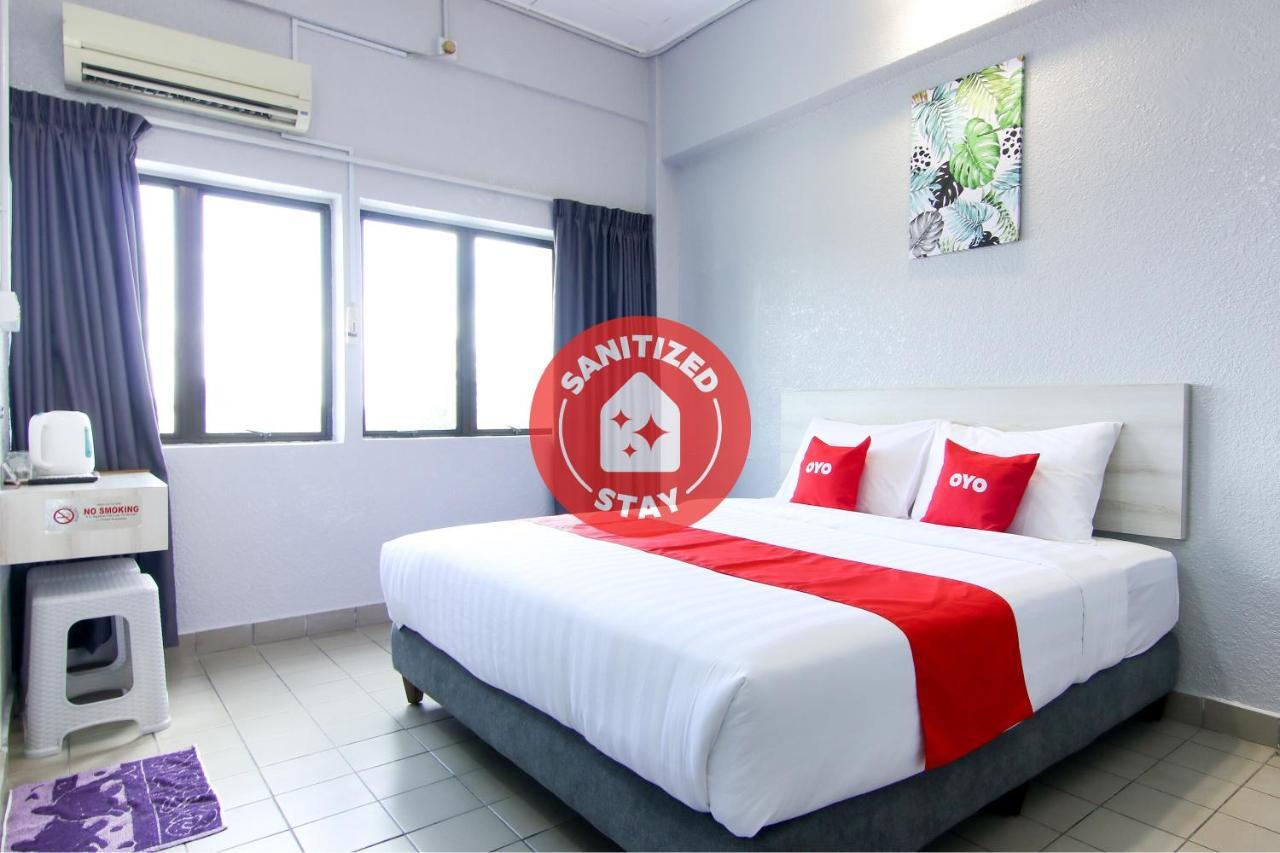Oyo 89846 Lotus Inn Hotel Malacca Ngoại thất bức ảnh