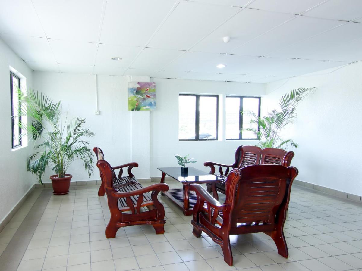 Oyo 89846 Lotus Inn Hotel Malacca Ngoại thất bức ảnh