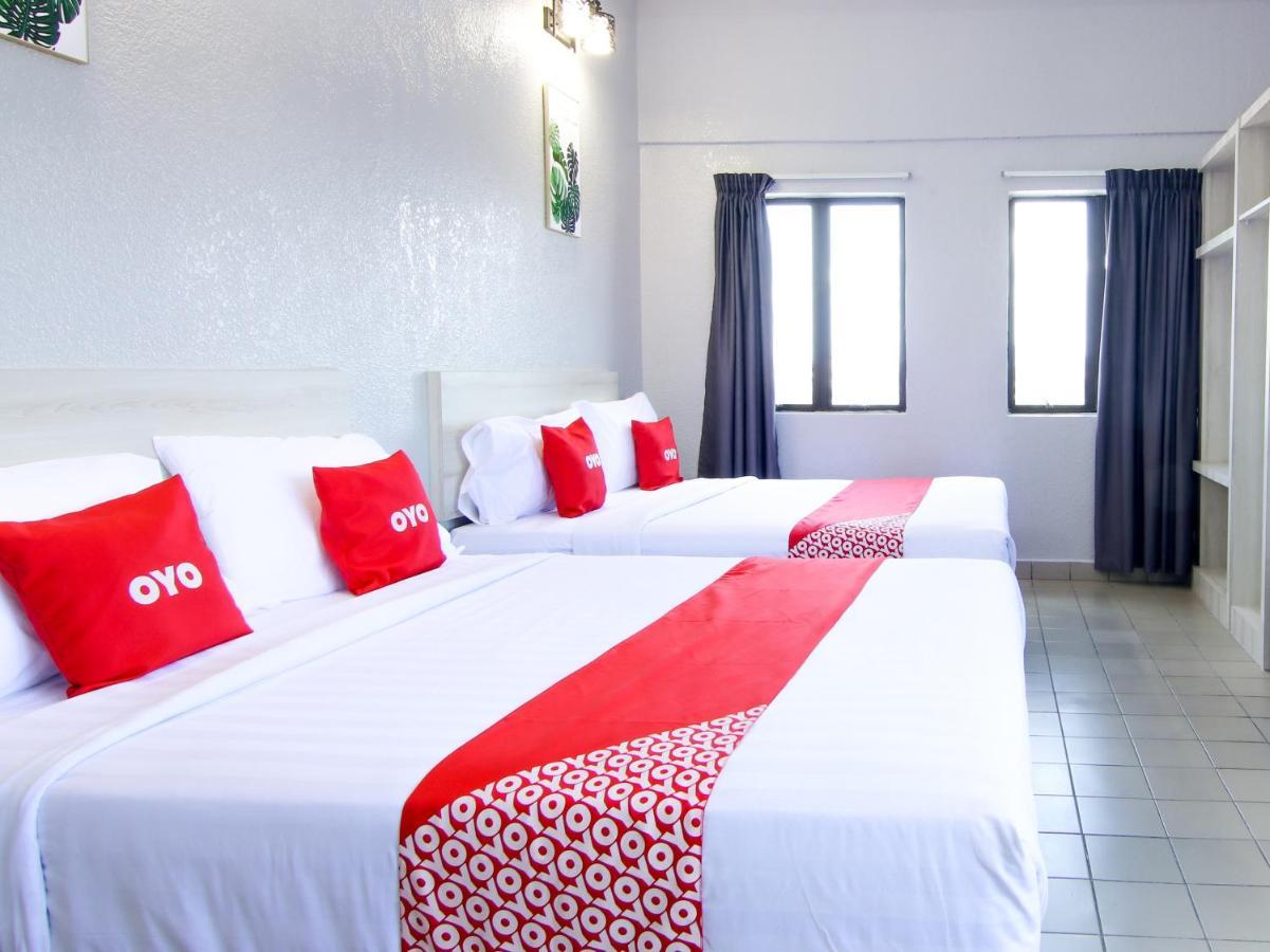 Oyo 89846 Lotus Inn Hotel Malacca Ngoại thất bức ảnh