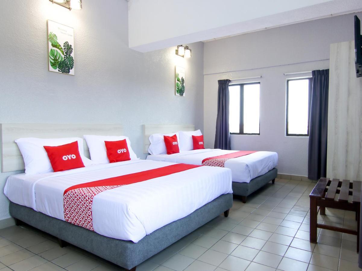 Oyo 89846 Lotus Inn Hotel Malacca Ngoại thất bức ảnh