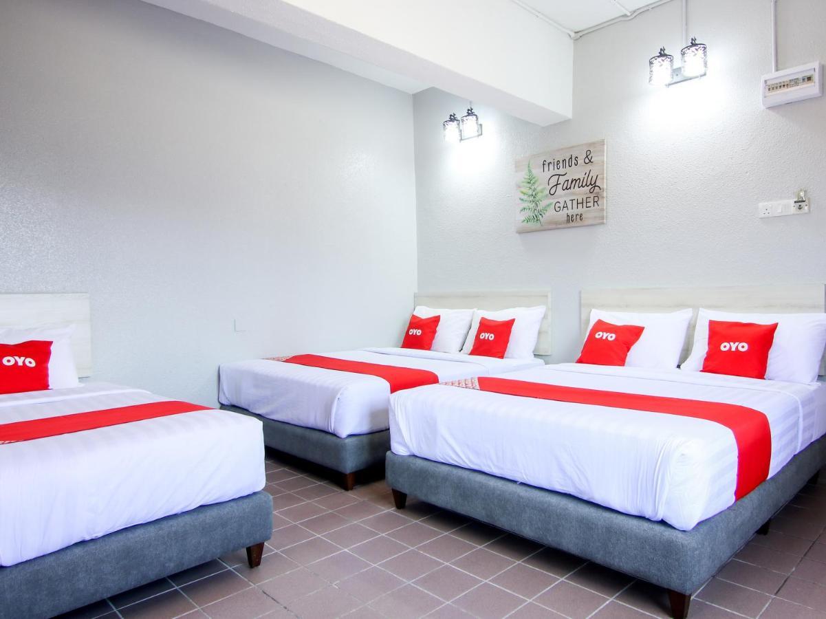 Oyo 89846 Lotus Inn Hotel Malacca Ngoại thất bức ảnh