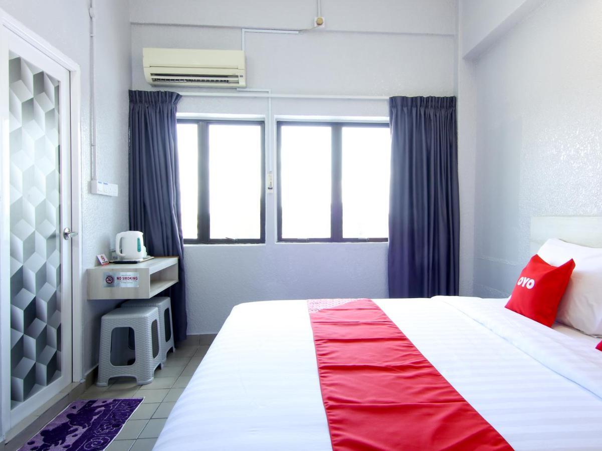 Oyo 89846 Lotus Inn Hotel Malacca Ngoại thất bức ảnh