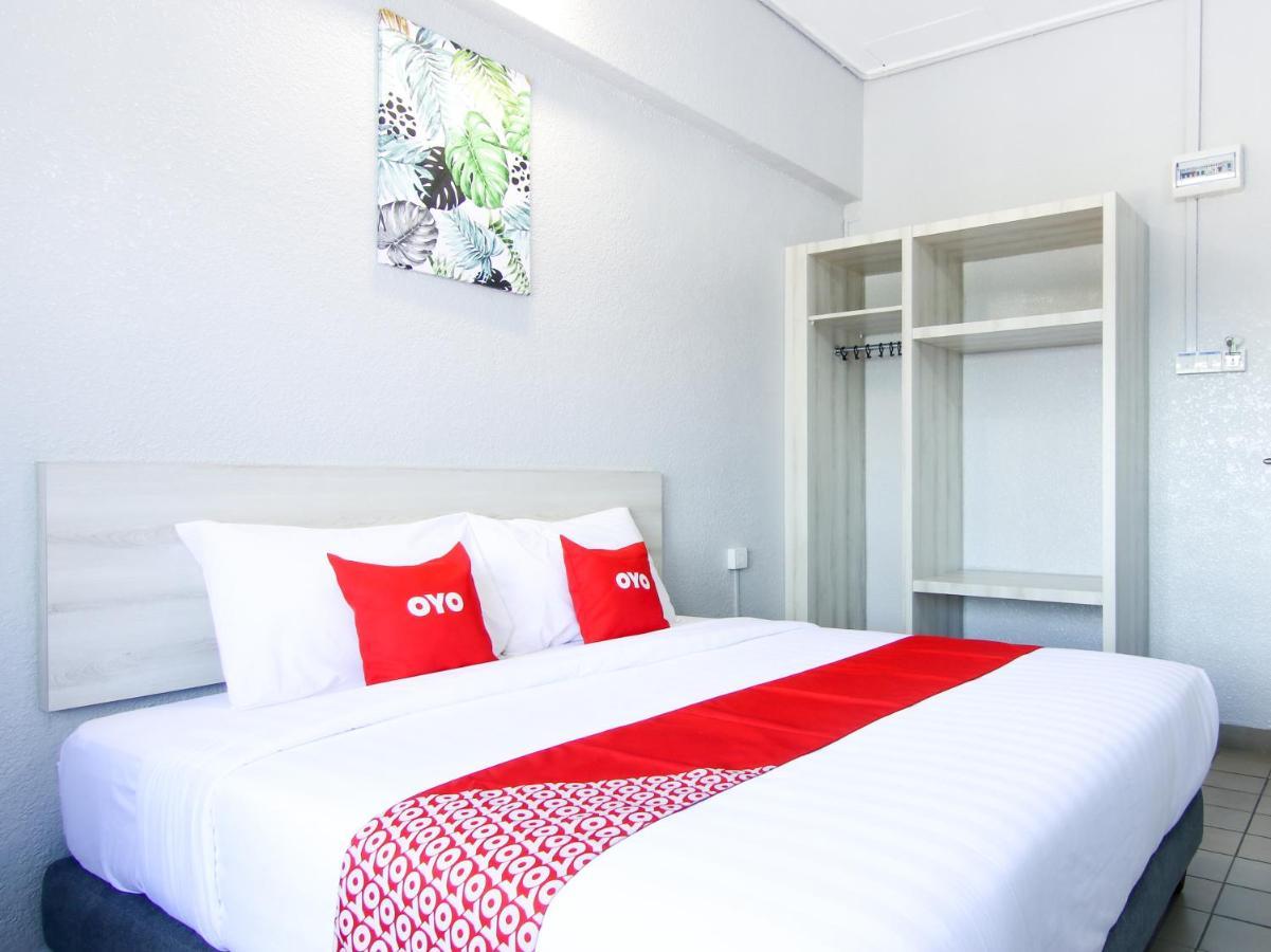 Oyo 89846 Lotus Inn Hotel Malacca Ngoại thất bức ảnh