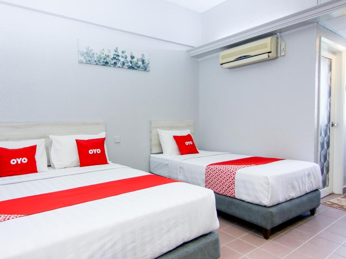 Oyo 89846 Lotus Inn Hotel Malacca Ngoại thất bức ảnh