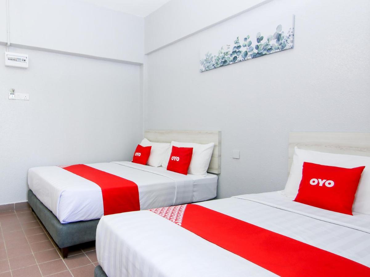 Oyo 89846 Lotus Inn Hotel Malacca Ngoại thất bức ảnh